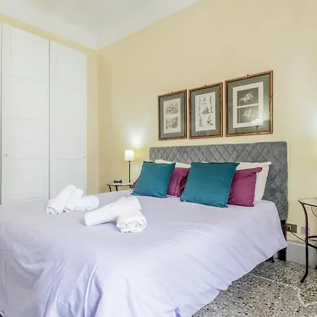 Vatican House Entire With 2 Bedrooms & 2 Wi-fi * 罗马